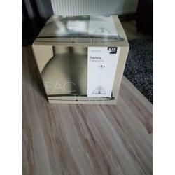 Hanglamp, gloednieuw in de doos, van €99,= voor €25,=