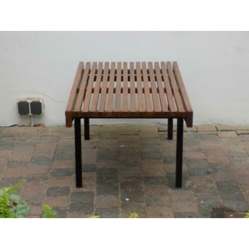 Lattenbank jaren 70 vintage klein moderne kunst metaal hout