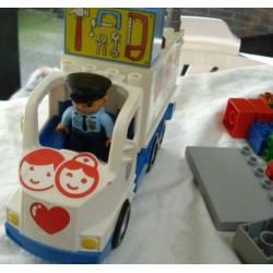 Partij vintage Duplo 3 kg met veel voertuigen.