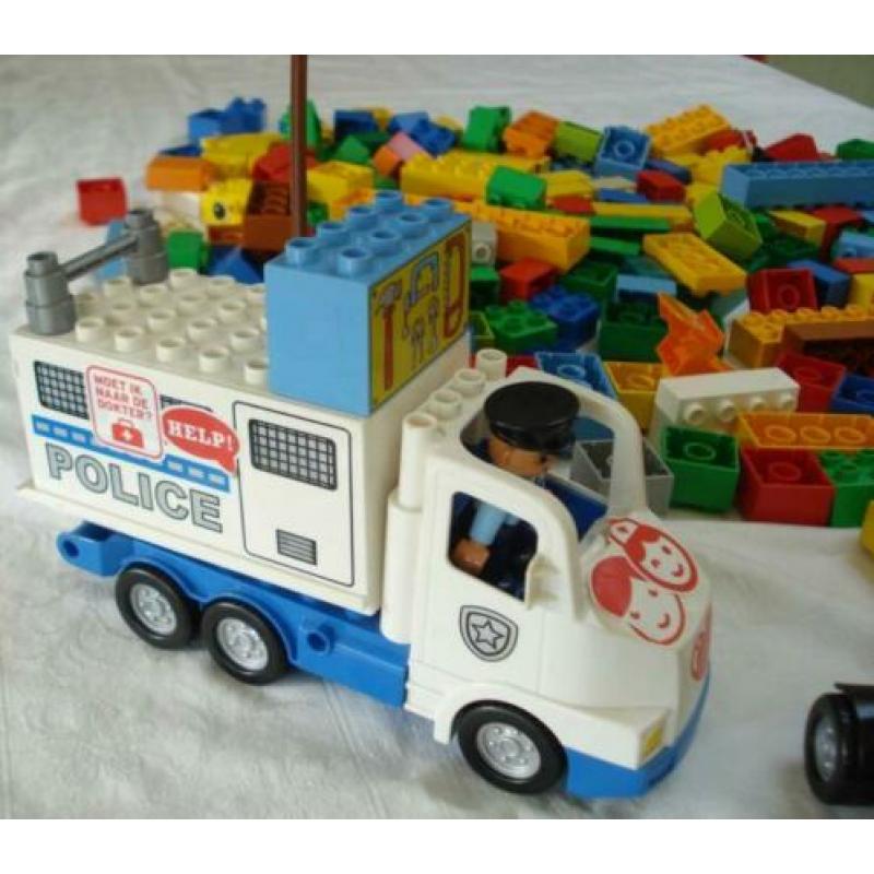 Partij vintage Duplo 3 kg met veel voertuigen.