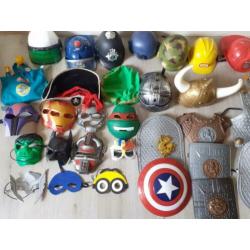 Carnaval accessoires | helmen | maskers | zwaarden