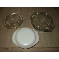 Pyrex kommen en -schalen