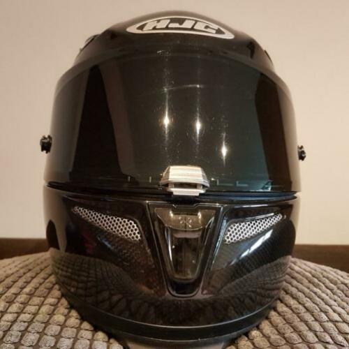 Integraalhelm in CARBON