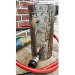 Hydrauliek cilinder met holle zuiger
