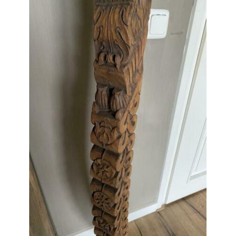 Oud houten ornament uit India