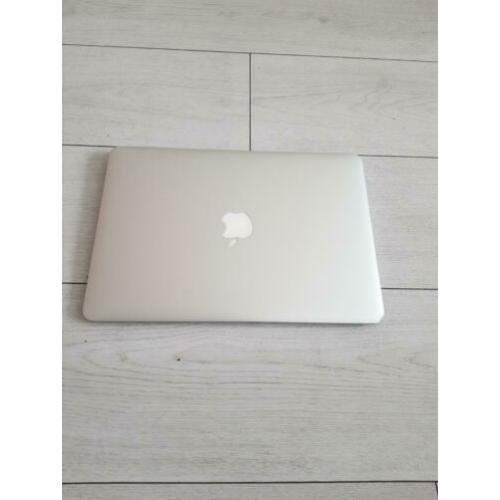 Macbook retina 12inch (2017) 256gb 8gb core m3