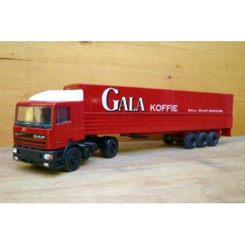 Daf 95.400 + Huifoplegger gala koffie. Lion toys.
