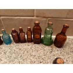 22 miniatuur flesjes bruin blauw groen glas vintage flesjes