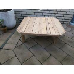 Leuke Lounge tafel nieuw gemaakt van pallethout