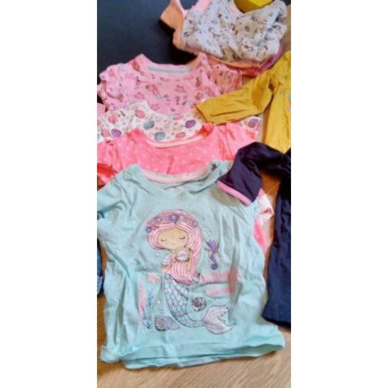 Pakketje kleding maat 80