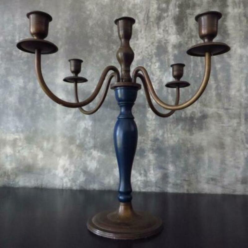 Antieke kandelaar blauw