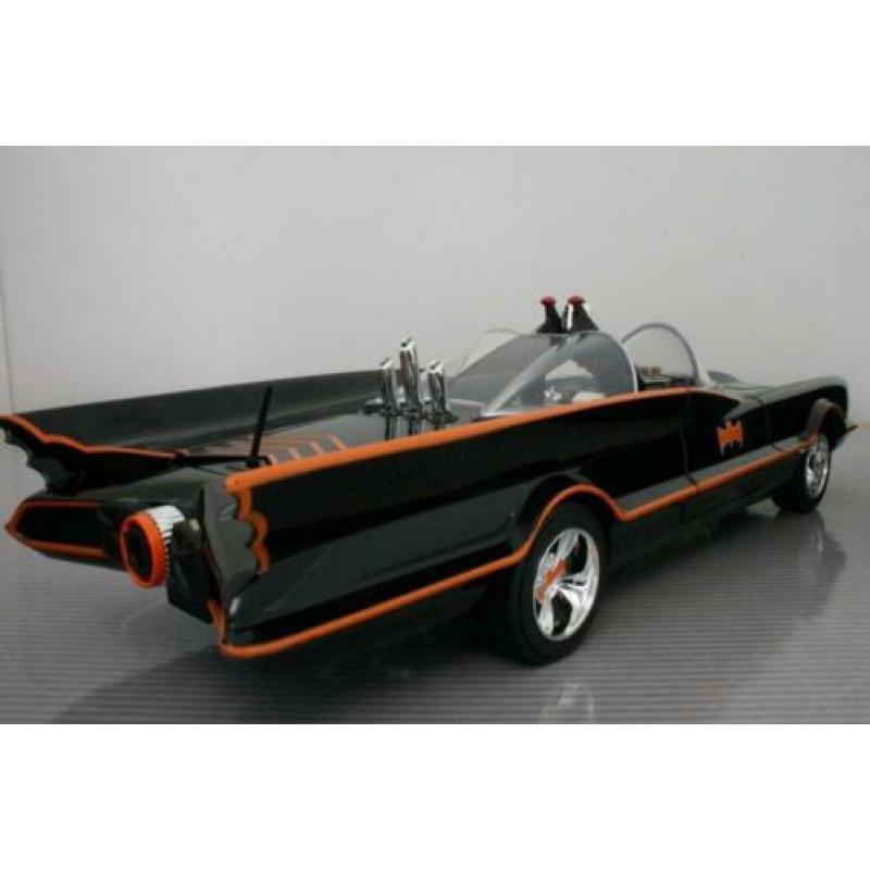 Jada 1/18 Batmobile Classic (1966)