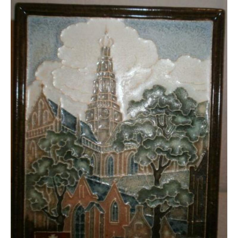Cloisonne tegel,ter gelegenheid van het 700-bestaan haarlem