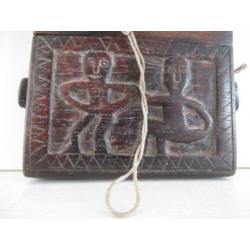 Oude tabaksdoos, Sumba eiland Indonesie tribal art kunst