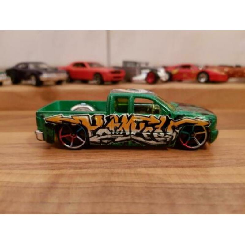 Hotwheels Chevy Silverado Groen