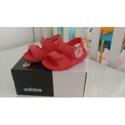 Adidas zwemschoenen, slippers maat 20 ZGAN