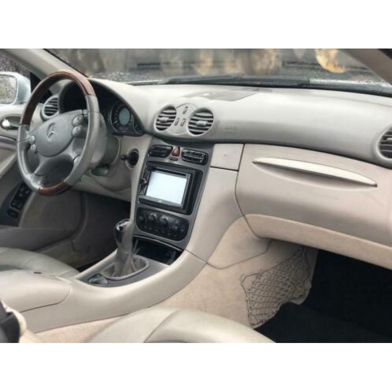 Mercedes-Benz CLK 200 K. AVANTGARDE NAVI STOELVER VOLLE AUTO