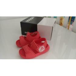 Adidas zwemschoenen, slippers maat 20 ZGAN