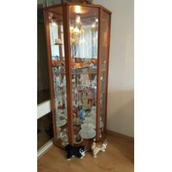 Prachtige vitrinekast met inlichting