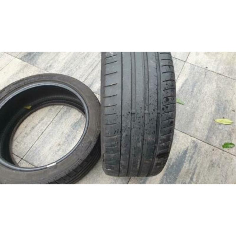 2 x Dunlop Sport Maxx GT 245-40-18