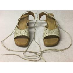 1023 Gabor sandalen.