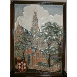 Cloisonne tegel,ter gelegenheid van het 700-bestaan haarlem
