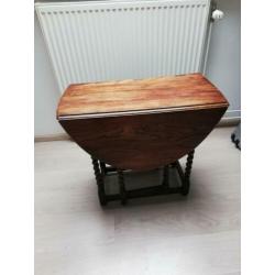 Mooie antieke tafel