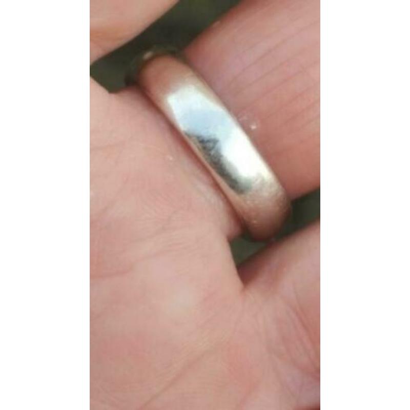 vintage grote ring slang met saffieroogjes en markesietjes