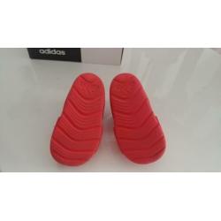Adidas zwemschoenen, slippers maat 20 ZGAN