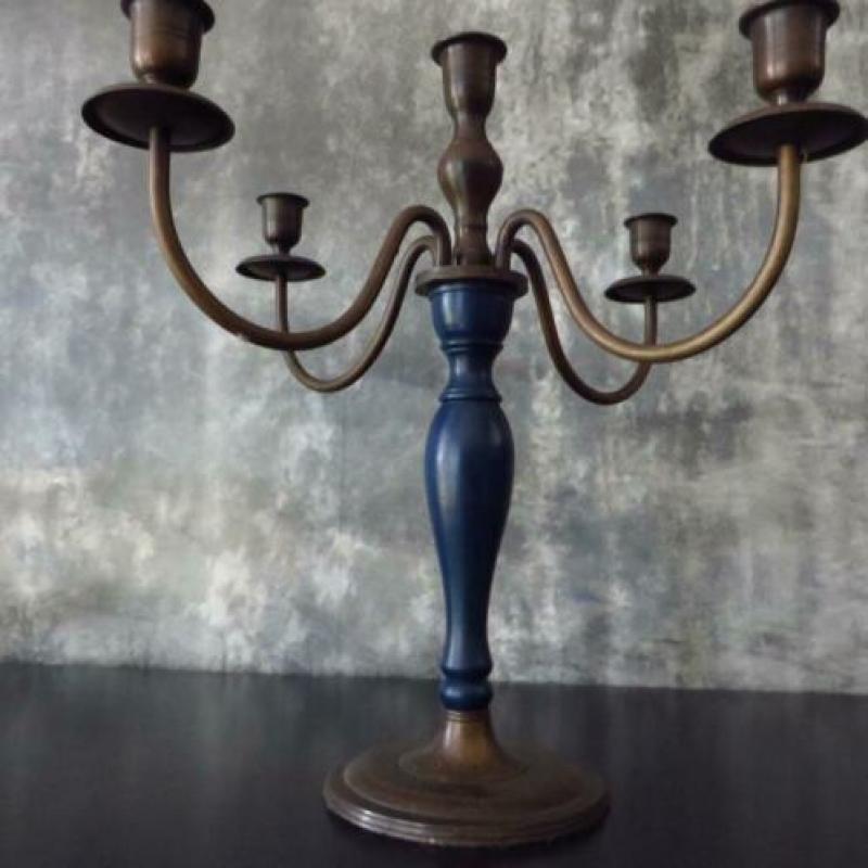 Antieke kandelaar blauw