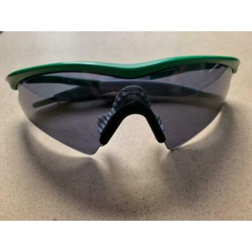 Oakley M Frame groen met grijs glas