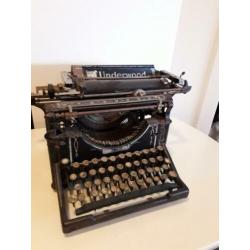 Prachtige typmachine voor de liefhebber. Vintage
