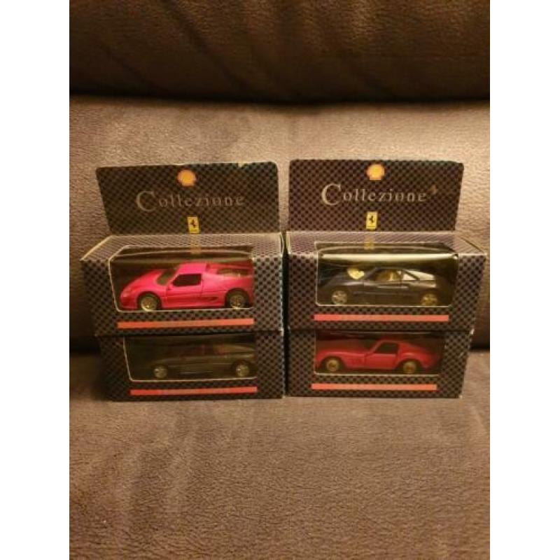 4 Ferrari's van de serie Collezione van Shell