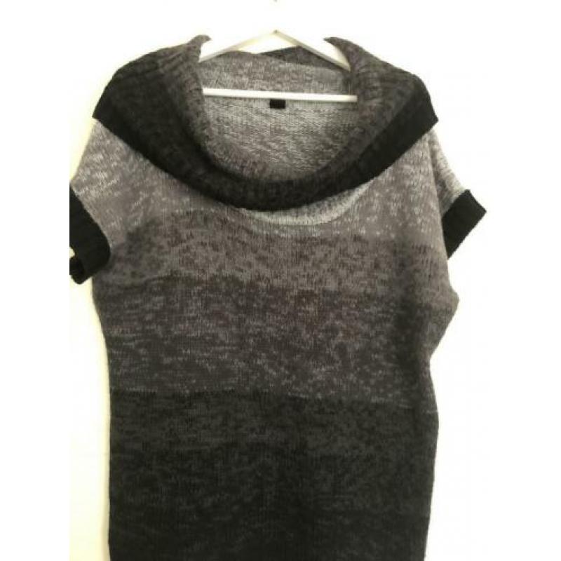M&S TUNIEK /TRUI ONWIJS LEUK ! Maat M