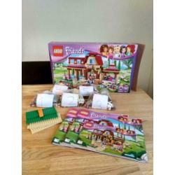 Lego Friends paardrijclub, trailer en wasplaats