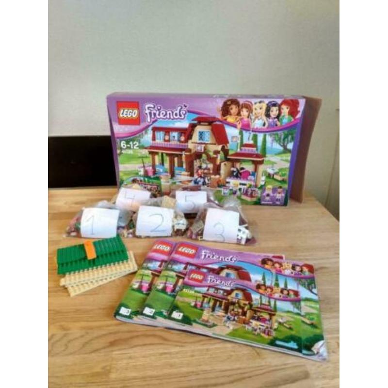 Lego Friends paardrijclub, trailer en wasplaats