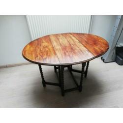 Mooie antieke tafel