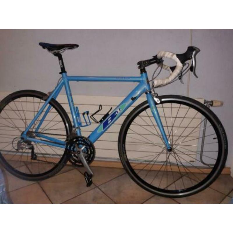 BE ONE racefiets met Shimano Tiagra schakeling