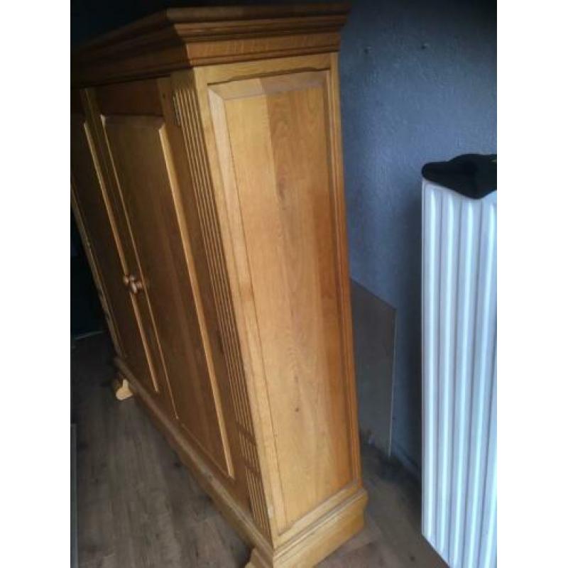 Massief eiken kast (140 breed)...hand gemaakt