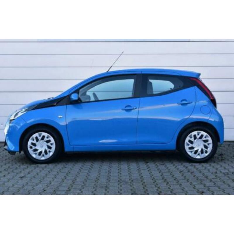 Toyota Aygo 1.0 VVT-i x-play (bj 2018)