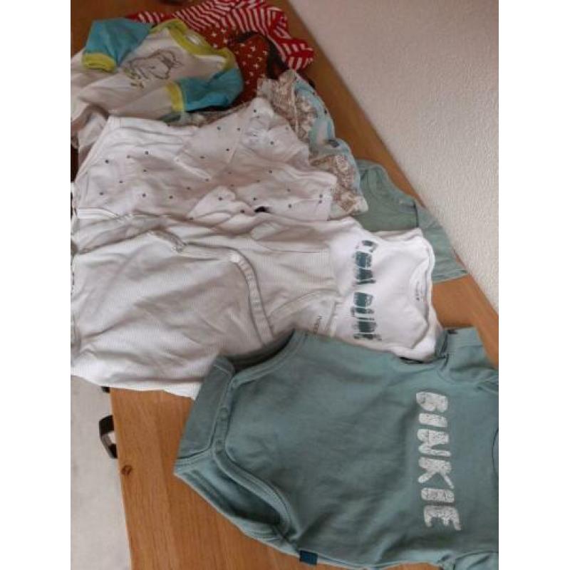 9 voor €4 Verschillende rompers 50/56