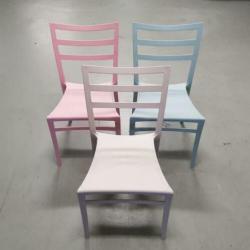82 x Stapelstoelen restaurant stoelen vintage PP stoel 303