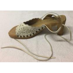 1023 Gabor sandalen.
