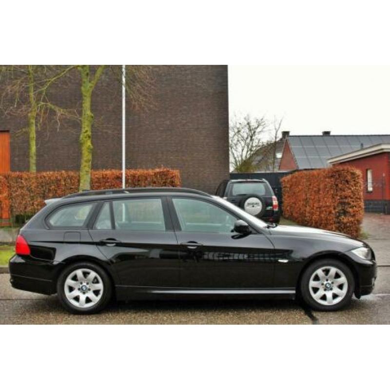 BMW 3-serie Touring 318i Business Line ,CLIMA, NAVI, LEDER,