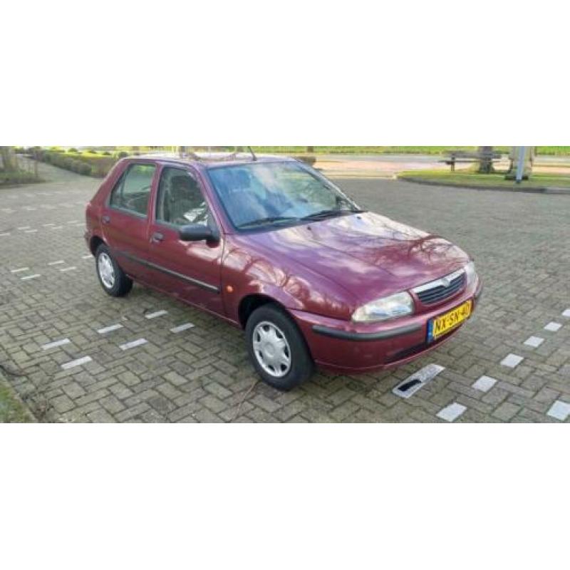 Mazda 121 1.25i GLX Automaat Stuurbekrachtiging