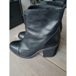 Clarks enkellaarsjes zwart maat 39