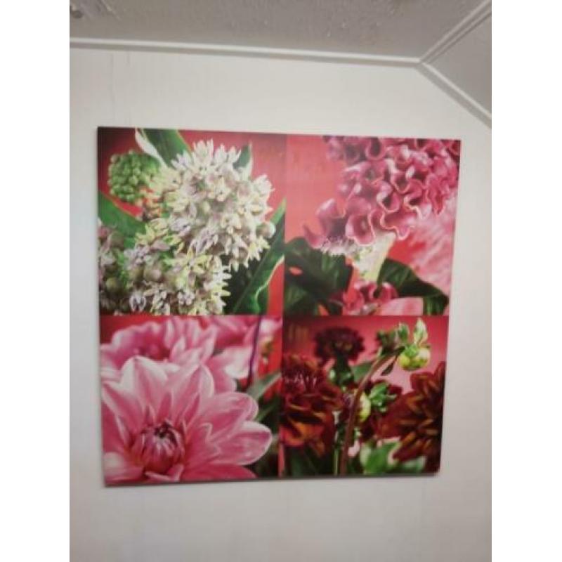 Canvas met diverse bloemen 122 x 122cm.