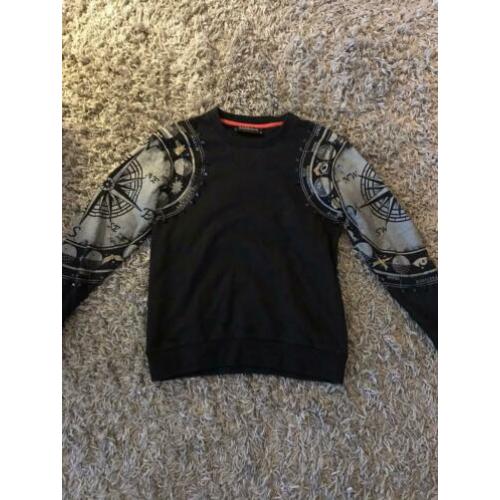 Explicit trui zwart met studs maat small