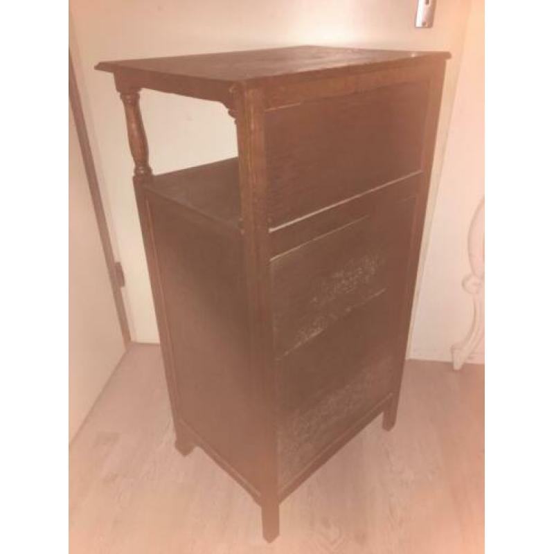 Antieke vitrinekast met geslepen glas 35x50x90