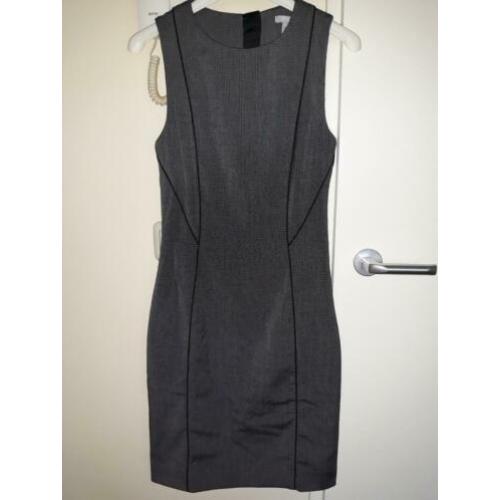 Grijze H&M jurk Maat 34. NIEUW.